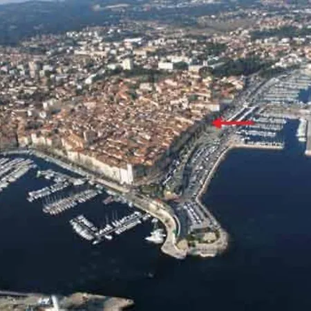 Apartamento Joli Climatise Bord De Emplacement Ideal